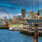 Seattle Waterfront mit Riesenrad und Skyline
