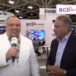 Chad Lemon, presentador de BCD TV entrevista a Jorge Cruz, vice president of global sales & marketing en la convención GBTA Dallas 2023.