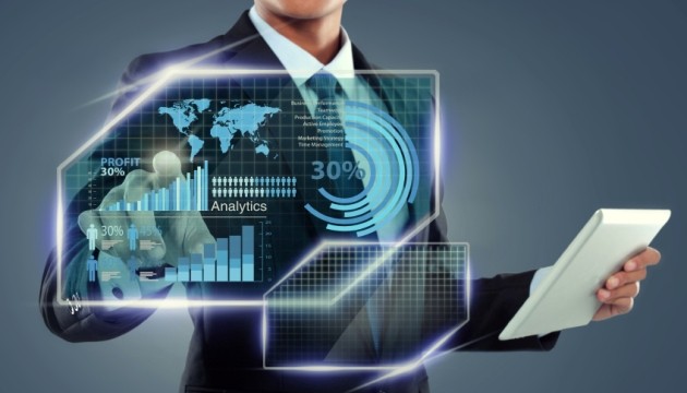 Zakelijke analyse met interactieve schermen en grafieken