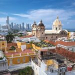 Uitzicht over Cartagena met historische gebouwen.