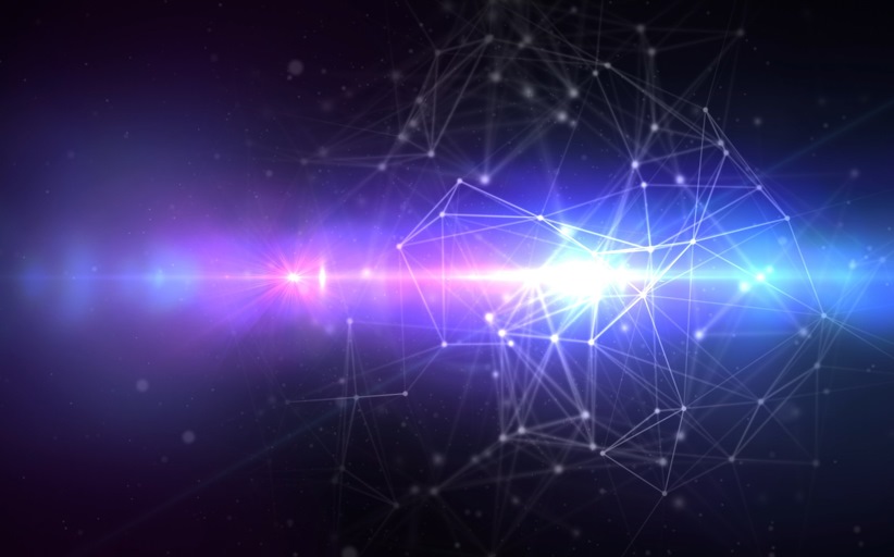 Abstracte lichtstralen en lijnen in donkere ruimte