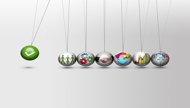 Newton's cradle met zakelijke symbolen.