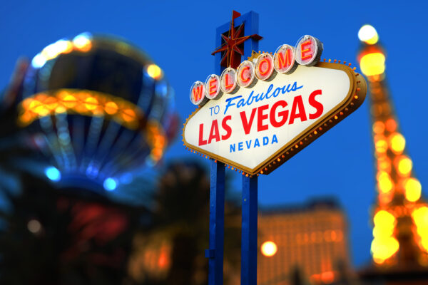 Welcome to Las Vegas sign at night